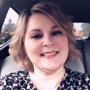 Meet your Posher, Deborah